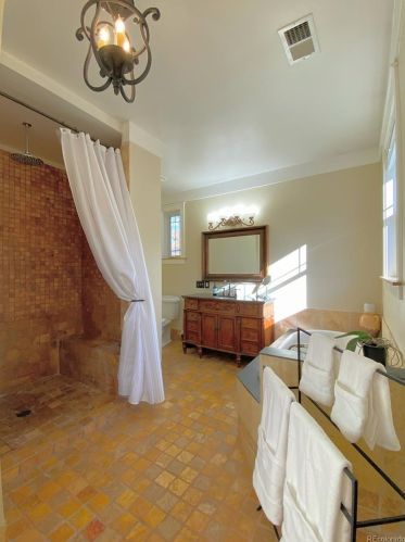 728 Gilpin St, Denver CO  80218-3634 exterior