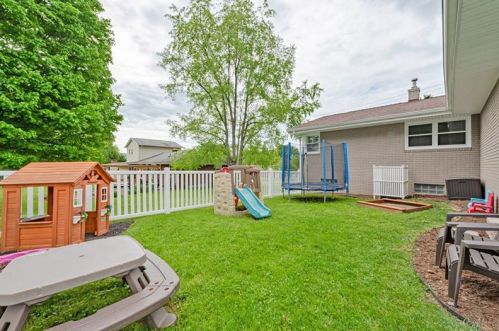 1124 Monastery Dr, Latrobe PA 15650-2726 exterior