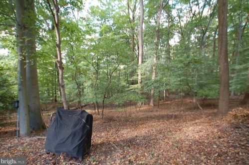 4825 Weatherhill Dr, Wilmington DE  19808-4376 exterior