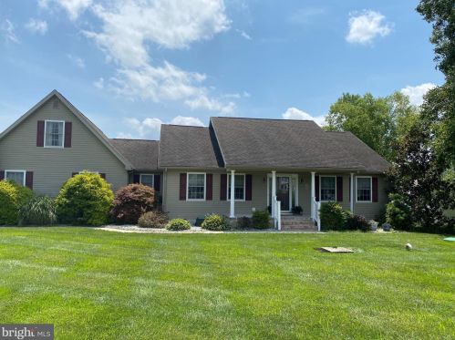 40 Canary Ct, Dover, DE 19904-1589