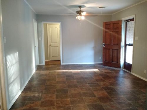 1410 Roberson St, Conroe TX  77301-1865 exterior