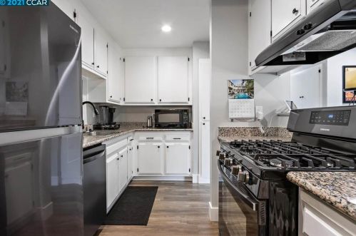 57 Meadowbrook Ave, West Pittsburg CA  94565-5550 exterior