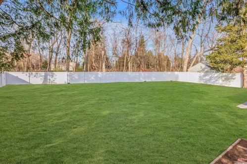 36 Wren Ct, Northport NY  11768-3344 exterior