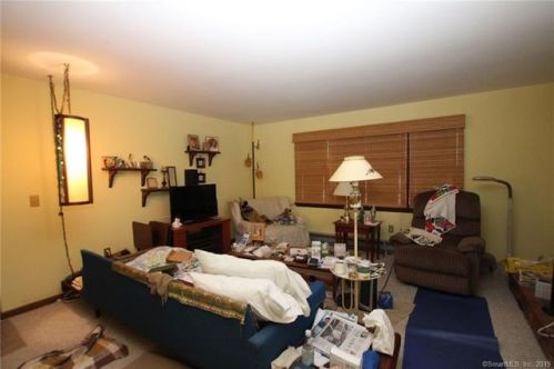 26 Cherry Ln, Bethel, CT 06801-2823