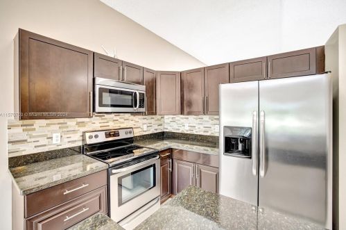 2728 177th Ave, Hollywood FL  33029-5142 exterior