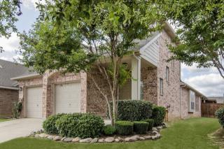 385 Bentson Dr, Argyle TX  76226-6583 exterior