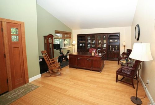 5072 Dupont Ct, Santa Rosa, CA 95409-3715