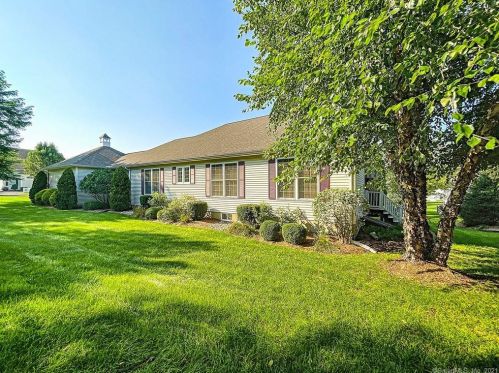 57 Ross Way, Windsor Locks CT  06096-1267 exterior