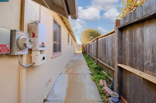 825 4th Ave, San Bruno CA  94066-3214 exterior