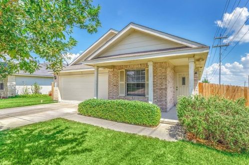 100 Lake Washington Dr, Uhland, TX 78640-5177