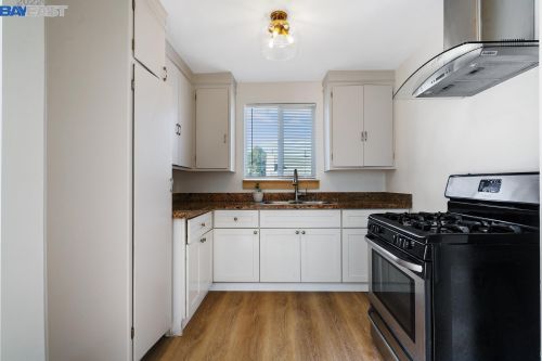 3401 Dakota St, Oakland CA 94602-3801 exterior