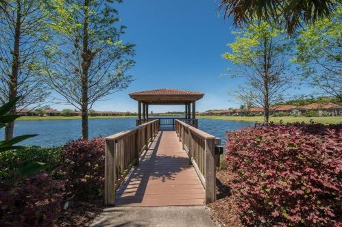 307 Cedar Falls Dr, Ruskin FL  33572-3118 exterior