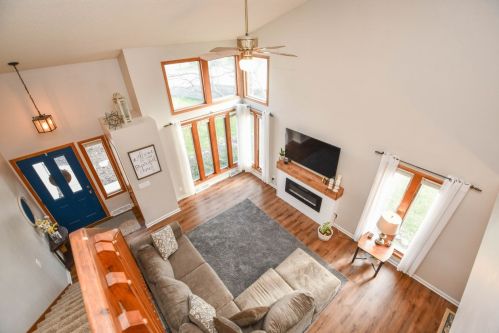 1005 Kraemer Ct, Watertown, WI 53098-3221