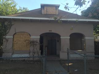 3040 Washington Ave, Fresno, CA 93701-2585
