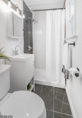 45 Fulton St, East Orange NJ  07017-2110 exterior