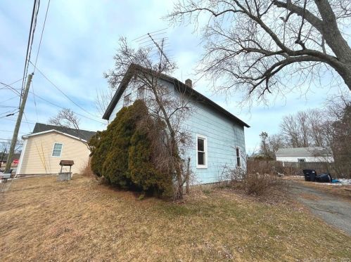 9 Lillibridge Ave, Norwich, CT 06384-1817