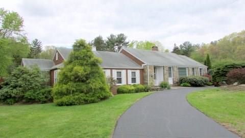 880 Greenville Ave, Providence, RI 02919-1324