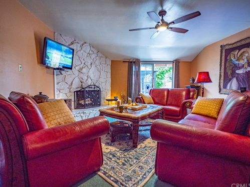 9521 Barkerville Ave, Whittier CA  90605-2915 exterior