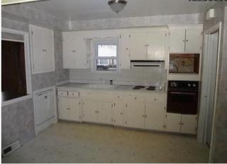 1650 Mayfair Blvd, Cleveland OH  44124-3112 exterior