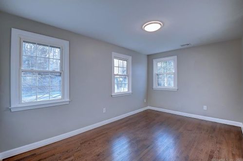 50 Bette Dr, Manchester CT  06040-6814 exterior