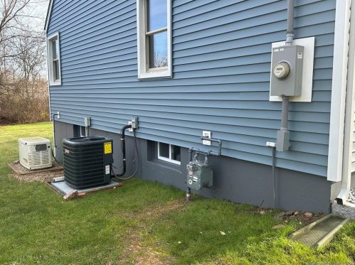 83 Becker Ave, Kensington CT  06037-1329 exterior