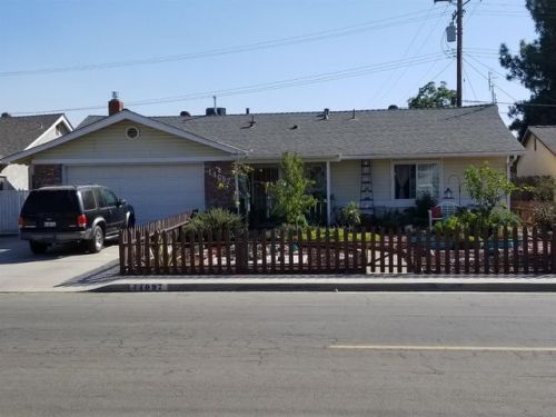 14097 Hood Ave, Armona, CA 93202-9724