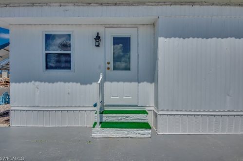 4911 Gulfgate Ln, Saint James City FL  33956-2717 exterior