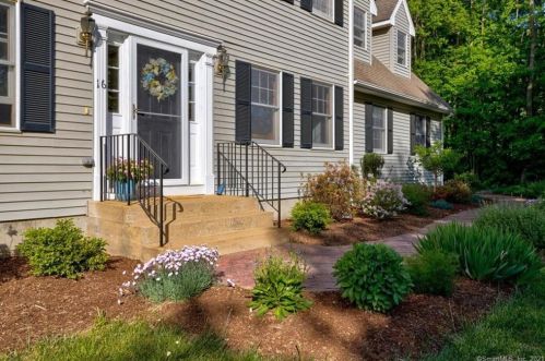 16 Gardner Tavern Ln, Coventry, CT 06238-1698