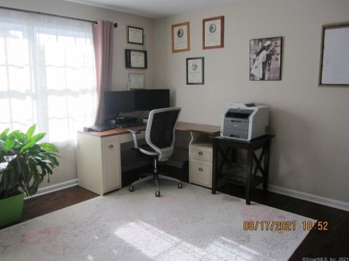 48 Jones Rd, Wallingford CT  06492-4325 exterior