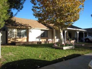 37354 Cambridge Ln, Palmdale, CA 93550-6205