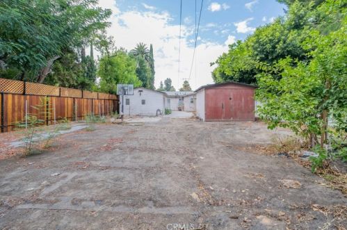 11025 Blix St, North Hollywood CA  91602-1204 exterior
