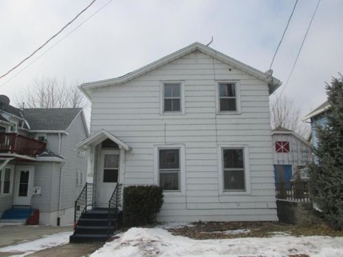 428 6th St, Manitowoc WI  54220-6814 exterior