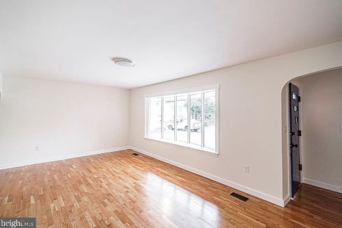 415 Liberty St, Charles Town WV  25414-1827 exterior