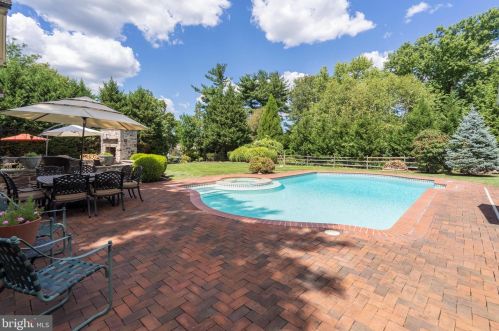 737 Hoover Rd, Blue Bell PA  19422-2015 exterior