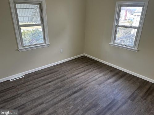 7 Hollywood Dr, Harrisburg PA  17109-5563 exterior