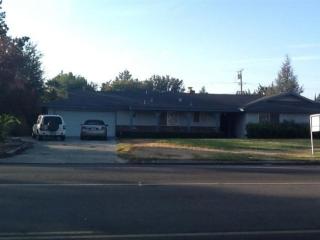 1695 Barstow Ave, Fresno, CA 93711-2945