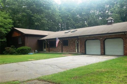 10 Winsor Ln, Providence, RI 02919-1107