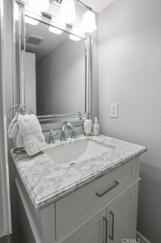 5524 Driftwood St, Oxnard CA  93035-1039 exterior