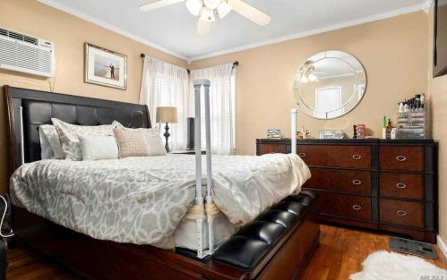 32 Leibrock Ave, North Lindenhurst NY 11757-1825 exterior