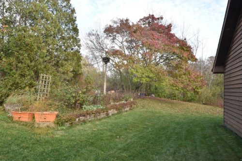 8801 Hart Dr, Waterford WI  53185-1364 exterior