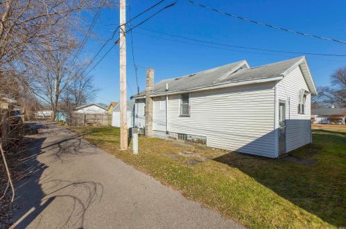 523 Berlin Ave, Mishawaka IN  46544-1503 exterior