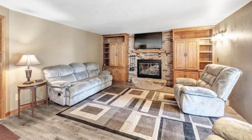 2238 Nottingham Ct, Green Bay, WI 54311-6666