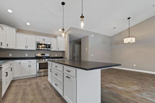 648 Kreekview Dr, East Farmington WI  54020-5860 exterior