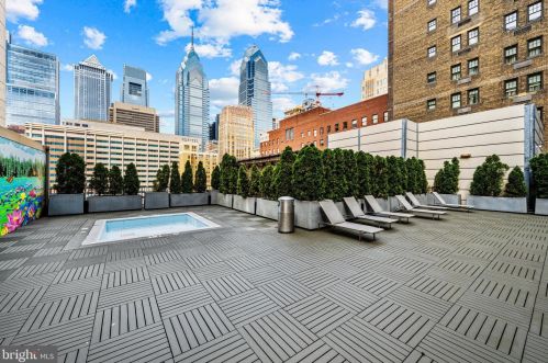 219 18th St, Philadelphia PA 19103-6141 exterior