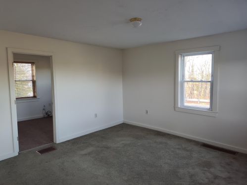 1273 1 Nh Tpke, Northwood NH  03261-3408 exterior