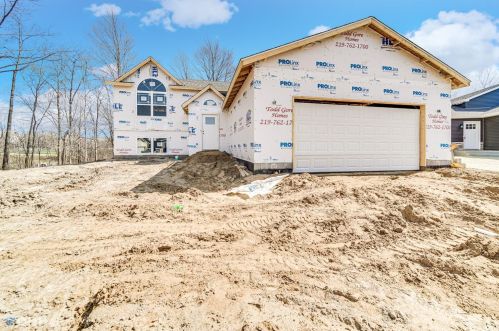 687 Friars Grn, Valpo, IN 46385-7776