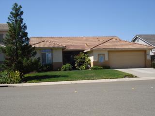 2615 1st St, Lincoln, CA 95648-2832