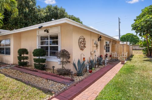 5402 Bonky Ct, West Palm Beach, FL 33415-7435