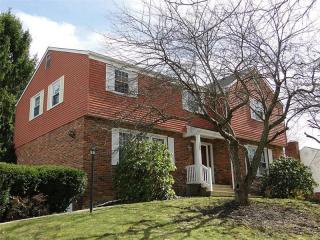 105 Yorktown Rd, Canonsburg, PA 15317-3637