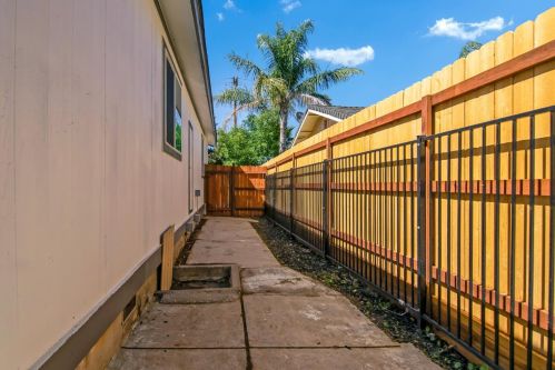 142 M St, Rio Linda CA  95673-2135 exterior